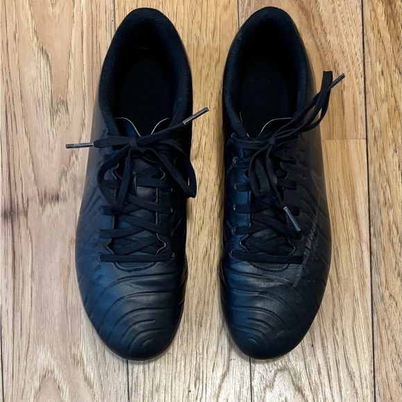 Nike Jr Tiempo Legend 10 Black Soccer Cleats - Picture 2 of 8